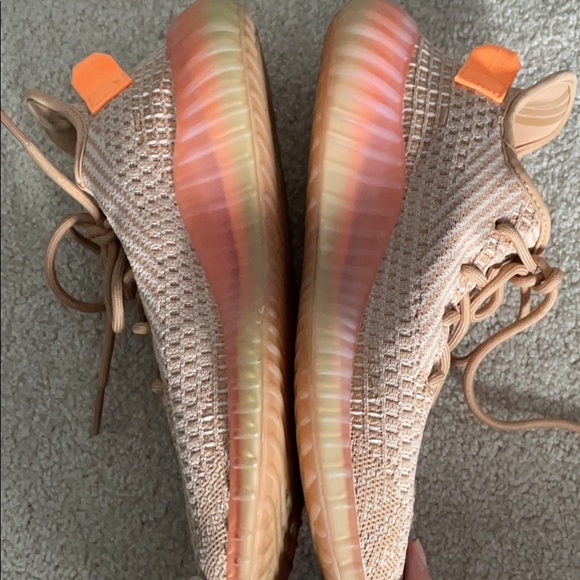 Yeezy 350 Boost V2 - Picture 3 of 5
